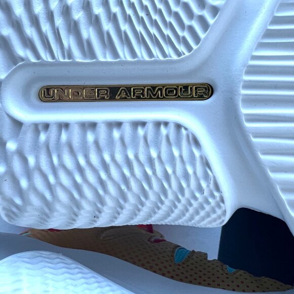 New Under Armour Flow Breakthru 4 ASG Red, Gold & White Sneakers, Size 9! - Picture 12 of 15